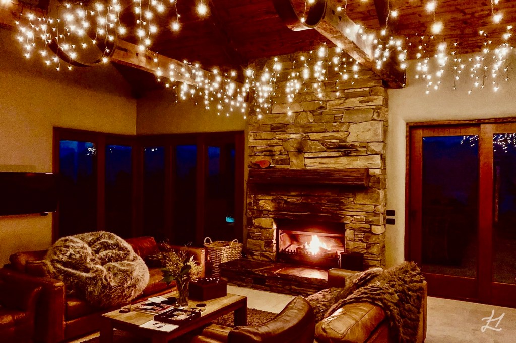 Lake Hāwea View Wedding Lounge Lights