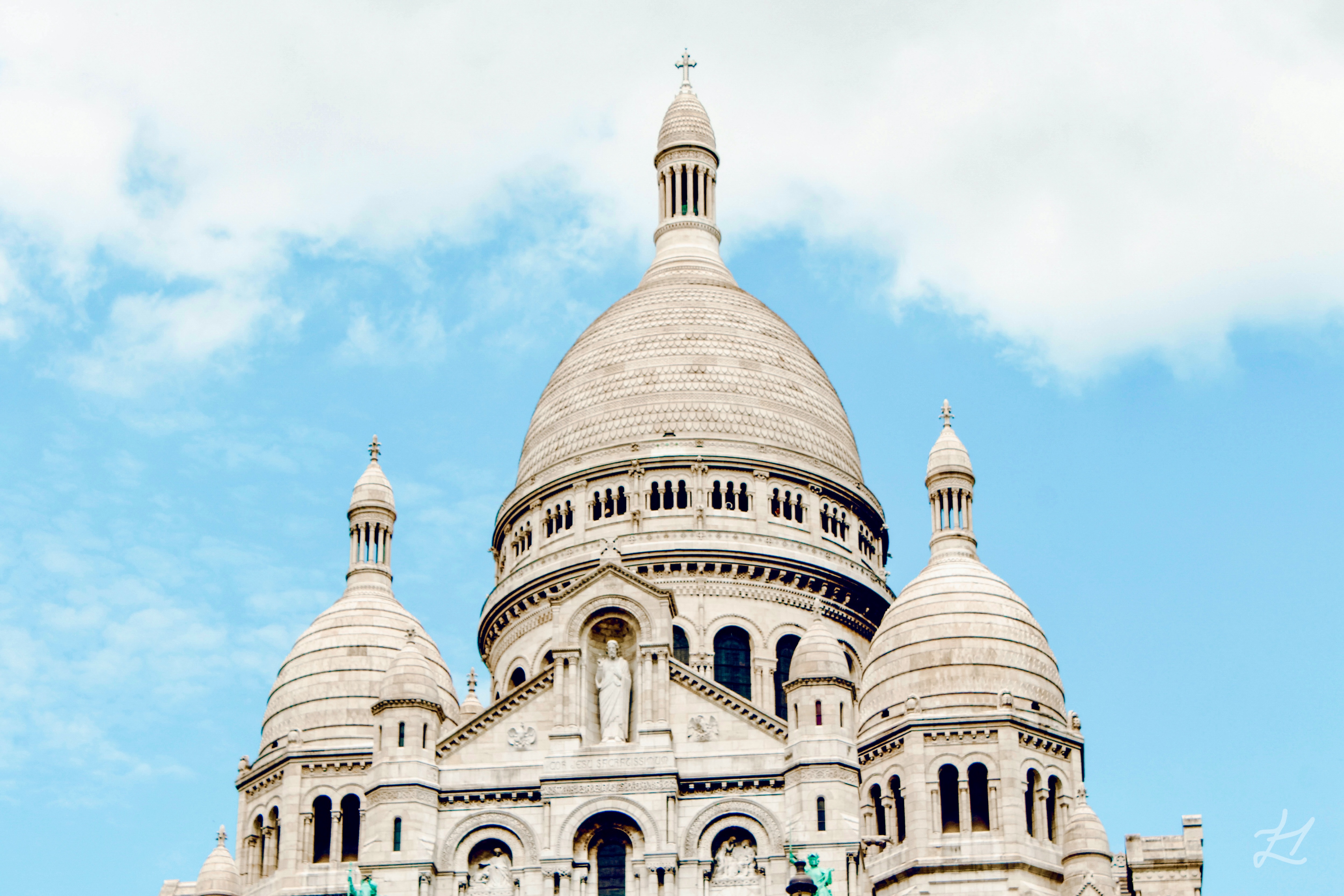 Front of Sacre-Coeur in Paris